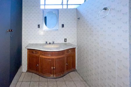 Casa à venda com 360m², 3 quartos e 3 vagasBanheiro 1