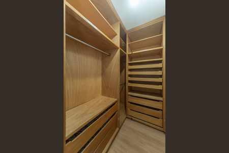 Apartamento para alugar com 80m², 3 quartos e 2 vagasSuíte - Closet