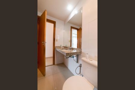 Apartamento à venda com 108m², 3 quartos e 2 vagas Apartamento à venda com 108m², 3 quartos e 2 vagasBanheiro Social