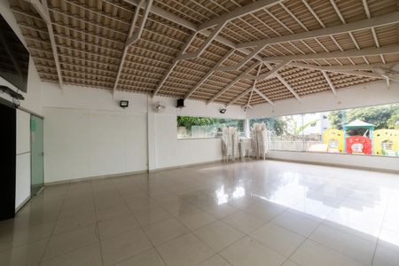 Apartamento à venda com 108m², 3 quartos e 2 vagas Apartamento à venda com 108m², 3 quartos e 2 vagasÁrea comum - Salão de festas