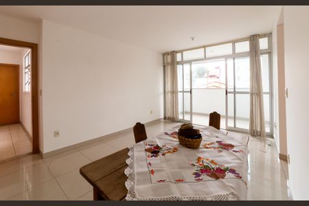 Apartamento à venda com 108m², 3 quartos e 2 vagas Apartamento à venda com 108m², 3 quartos e 2 vagasSala