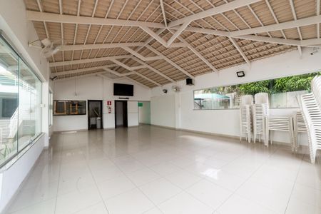 Apartamento à venda com 108m², 3 quartos e 2 vagas Apartamento à venda com 108m², 3 quartos e 2 vagasÁrea comum - Salão de festas