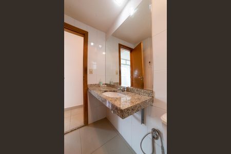 Apartamento à venda com 108m², 3 quartos e 2 vagas Apartamento à venda com 108m², 3 quartos e 2 vagasBanheiro Social