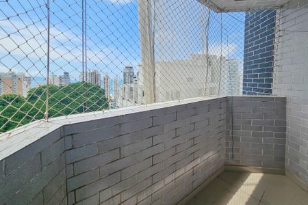 Apartamento para alugar com 165m², 3 quartos e 3 vagasVaranda