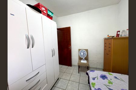 Casa à venda com 175m², 3 quartos e 2 vagas Casa à venda com 175m², 3 quartos e 2 vagasQuarto