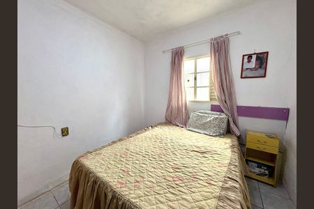 Casa à venda com 175m², 3 quartos e 2 vagas Casa à venda com 175m², 3 quartos e 2 vagasQuarto 2