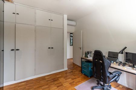 Apartamento à venda com 219m², 3 quartos e 1 vaga Apartamento à venda com 219m², 3 quartos e 1 vagaQuarto 2