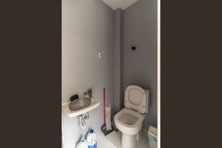 Apartamento à venda com 219m², 3 quartos e 1 vaga Apartamento à venda com 219m², 3 quartos e 1 vagaBanheiro de Serviço