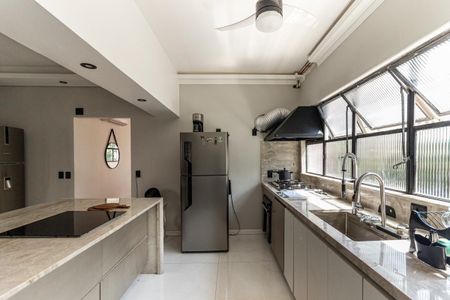 Apartamento à venda com 219m², 3 quartos e 1 vaga Apartamento à venda com 219m², 3 quartos e 1 vagaCozinha