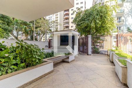 Apartamento à venda com 219m², 3 quartos e 1 vaga Apartamento à venda com 219m², 3 quartos e 1 vagaHall de Entrada