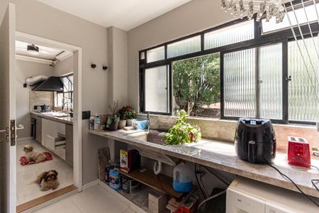 Apartamento à venda com 219m², 3 quartos e 1 vaga Apartamento à venda com 219m², 3 quartos e 1 vagaÁrea de Serviço