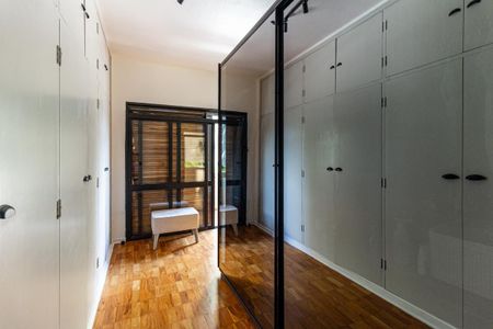 Apartamento à venda com 219m², 3 quartos e 1 vaga Apartamento à venda com 219m², 3 quartos e 1 vagaQuarto da Suíte