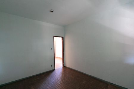 Casa à venda com 300m², 5 quartos e 5 vagas Casa à venda com 300m², 5 quartos e 5 vagasQuarto 3