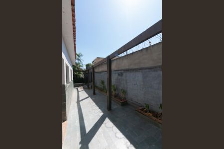 Casa à venda com 300m², 5 quartos e 5 vagas Casa à venda com 300m², 5 quartos e 5 vagasÁrea Externa