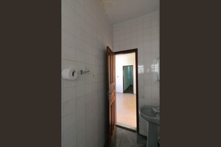 Casa à venda com 300m², 5 quartos e 5 vagas Casa à venda com 300m², 5 quartos e 5 vagasBanheiro