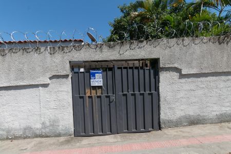 Casa à venda com 300m², 5 quartos e 5 vagas Casa à venda com 300m², 5 quartos e 5 vagasPlaquinha