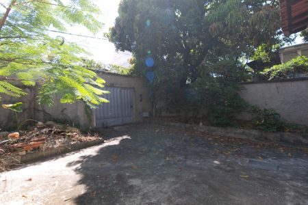 Casa à venda com 300m², 5 quartos e 5 vagas Casa à venda com 300m², 5 quartos e 5 vagasÁrea Externa