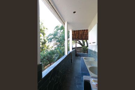 Casa à venda com 300m², 5 quartos e 5 vagas Casa à venda com 300m², 5 quartos e 5 vagasÁrea de Serviço