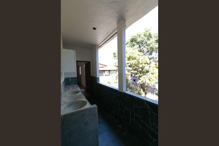 Casa à venda com 300m², 5 quartos e 5 vagas Casa à venda com 300m², 5 quartos e 5 vagasÁrea de Serviço