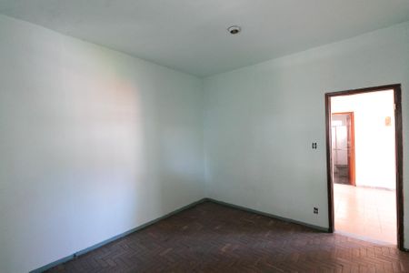 Casa à venda com 300m², 5 quartos e 5 vagas Casa à venda com 300m², 5 quartos e 5 vagasQuarto 3
