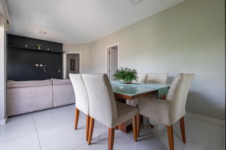 Apartamento à venda com 94m², 2 quartos e 2 vagas Apartamento à venda com 94m², 2 quartos e 2 vagasSala