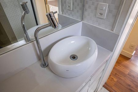 Apartamento à venda com 94m², 2 quartos e 2 vagas Apartamento à venda com 94m², 2 quartos e 2 vagasBanheiro da Suíte 2