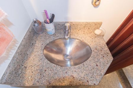 Casa à venda com 268m², 5 quartos e 3 vagas Casa à venda com 268m², 5 quartos e 3 vagasLavabo Sala de Estar