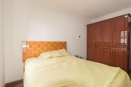 Casa à venda com 268m², 5 quartos e 3 vagas Casa à venda com 268m², 5 quartos e 3 vagasQuarto 2