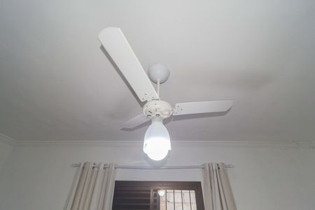 Casa à venda com 268m², 5 quartos e 3 vagas Casa à venda com 268m², 5 quartos e 3 vagasDetalhe - Suíte 2