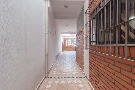 Casa à venda com 268m², 5 quartos e 3 vagas Casa à venda com 268m², 5 quartos e 3 vagasCorredor