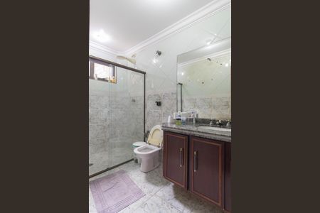 Casa à venda com 268m², 5 quartos e 3 vagas Casa à venda com 268m², 5 quartos e 3 vagasBanheiro 2