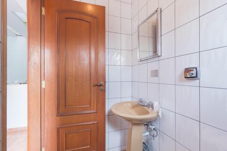 Casa à venda com 268m², 5 quartos e 3 vagas Casa à venda com 268m², 5 quartos e 3 vagasBanheiro 1