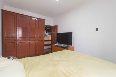 Casa à venda com 268m², 5 quartos e 3 vagas Casa à venda com 268m², 5 quartos e 3 vagasQuarto 2