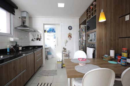 Apartamento à venda com 127m², 3 quartos e 3 vagas Apartamento à venda com 127m², 3 quartos e 3 vagasCozinha