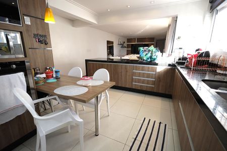 Apartamento à venda com 127m², 3 quartos e 3 vagas Apartamento à venda com 127m², 3 quartos e 3 vagasCozinha