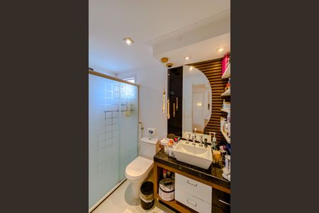 Apartamento à venda com 134m², 3 quartos e 2 vagasBanheiro da Suíte