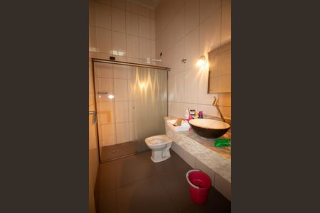 Casa à venda com 200m², 5 quartos e 2 vagasBanheiro 2