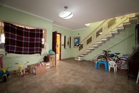 Casa à venda com 200m², 5 quartos e 2 vagasSala