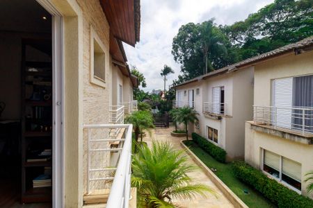 Casa de condomínio à venda com 447m², 4 quartos e 5 vagasSala Privativa - Varanda
