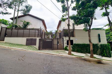 Casa de condomínio à venda com 447m², 4 quartos e 5 vagasFachada