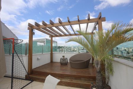 Apartamento à venda com 300m², 4 quartos e 4 vagasCobertura