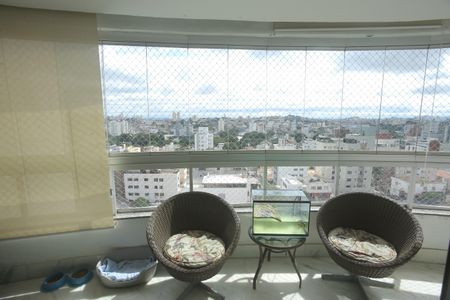 Apartamento à venda com 300m², 4 quartos e 4 vagasSala