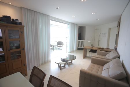 Apartamento à venda com 300m², 4 quartos e 4 vagasSala