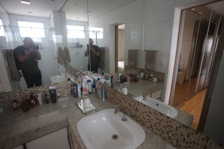 Apartamento à venda com 300m², 4 quartos e 4 vagasSuite