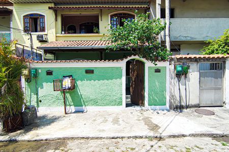 Casa para alugar com 100m², 2 quartos e 1 vagafachada