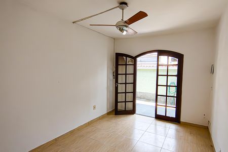 Casa para alugar com 100m², 2 quartos e 1 vagaSala