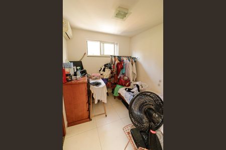 Casa de condomínio à venda com 300m², 5 quartos e 3 vagasQuarto de Serviço