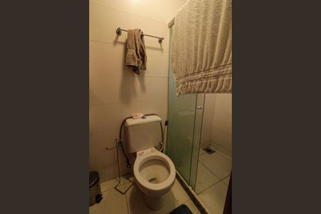 Casa de condomínio à venda com 300m², 5 quartos e 3 vagasBanheiro de Serviço