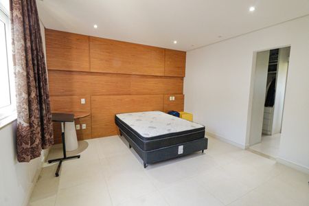 Casa de condomínio à venda com 300m², 5 quartos e 3 vagasSuíte 2