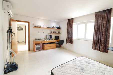 Casa de condomínio à venda com 300m², 5 quartos e 3 vagasSuíte 2